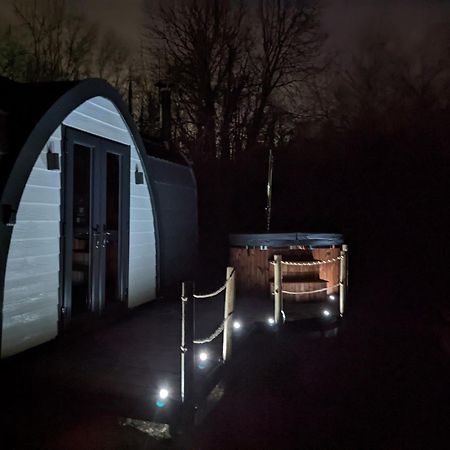 Willa Emlyn'S Coppice - Luxury Woodland Glamping Holywell  Zewnętrze zdjęcie