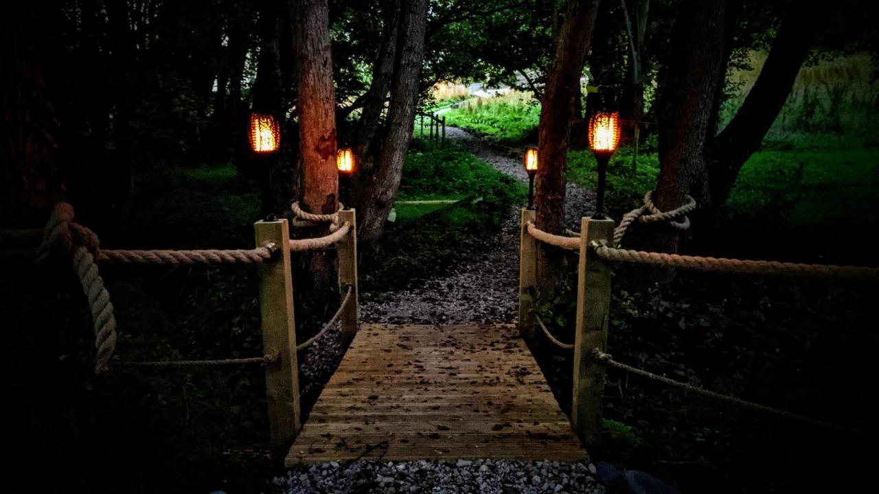 Willa Emlyn'S Coppice - Luxury Woodland Glamping Holywell  Zewnętrze zdjęcie