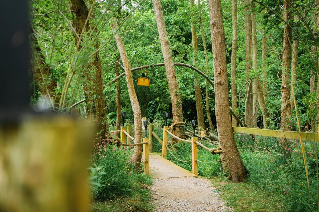 Willa Emlyn'S Coppice - Luxury Woodland Glamping Holywell  Zewnętrze zdjęcie