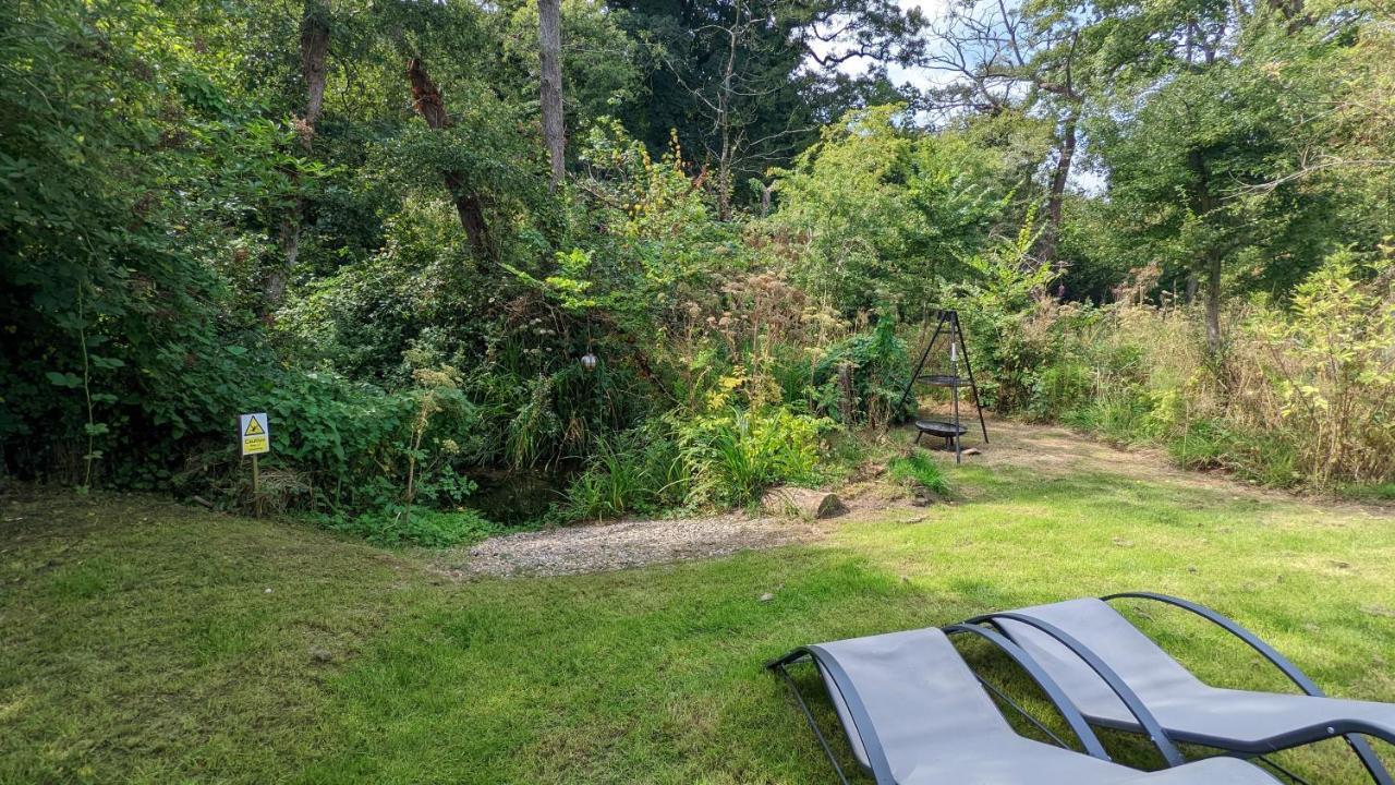 Willa Emlyn'S Coppice - Luxury Woodland Glamping Holywell  Zewnętrze zdjęcie