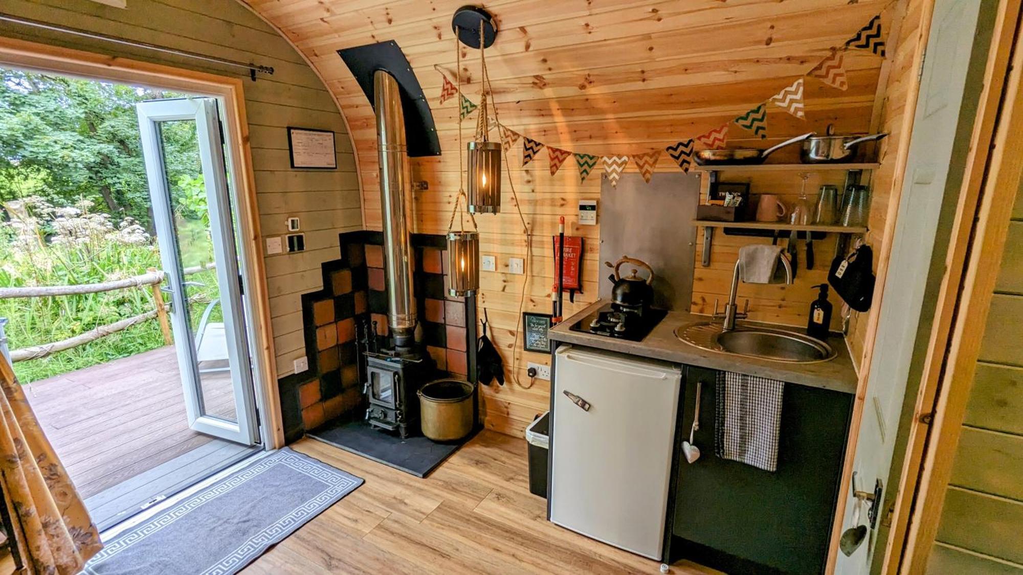 Willa Emlyn'S Coppice - Luxury Woodland Glamping Holywell  Zewnętrze zdjęcie