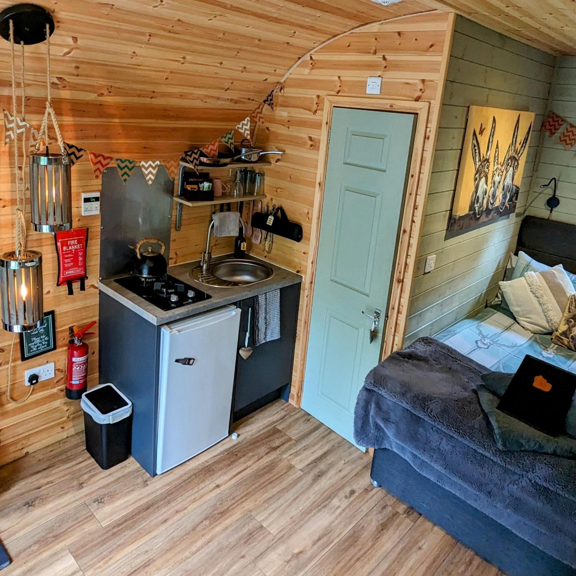 Willa Emlyn'S Coppice - Luxury Woodland Glamping Holywell  Zewnętrze zdjęcie